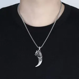 Colliers pendants Rakol Fashion Wolf Fang Forme pour hommes Collier en acier inoxydable caractéristique Bijoux de fête sur scène