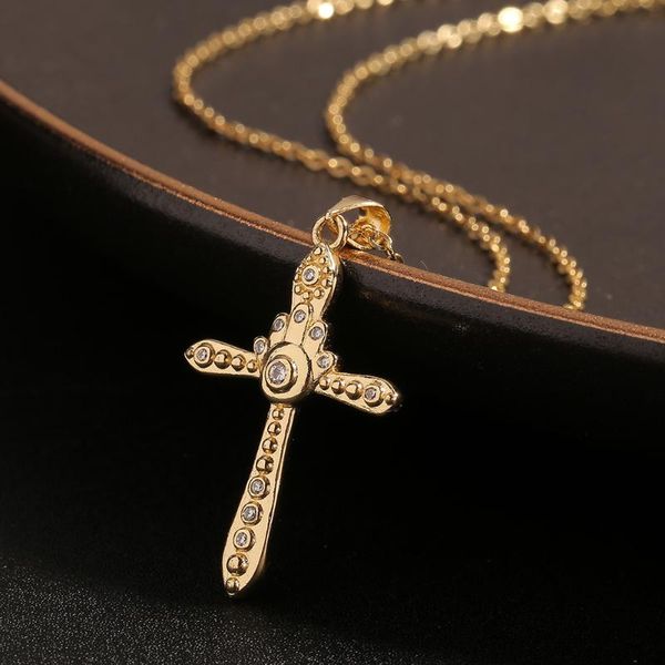 Pendentif Colliers Bijoux religieux Palm Cross Net Collier de tempérament rouge Chaîne de pull pour femme