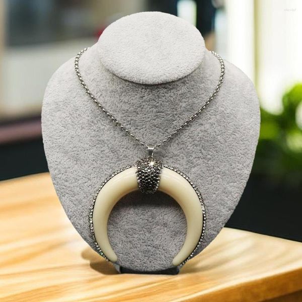 Colliers pendants Resin Bull Horn Collier réglable Vintage incrusté avec vitre Crystal Moon Shape Charms Bijoux Colllares de cadeau