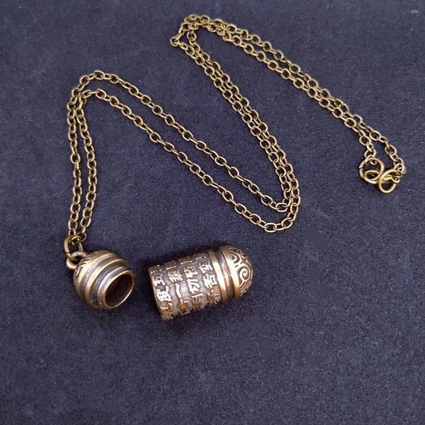 Colliers pendants Retro Brass Cremation Urn Ashes Cylindre Collier de flacon Cœur Sutra Chaîne en relief charme