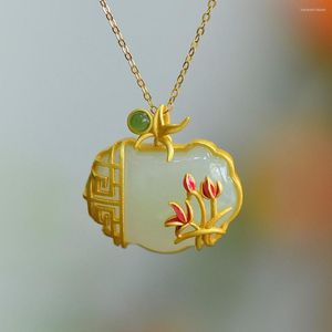 Pendentif Colliers Rétro Style Chinois Antique Or Couleur Incrusté Hetian Jade Orchidée Ruyi Serrure Femme Imitation Accessoires Naturels