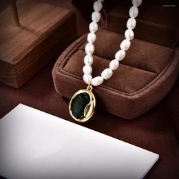 Pendentif Colliers Rétro Vert Gem Perle Collier Élégant Délicat Pour Les Femmes Fête D'anniversaire Cadeau Célèbre De Luxe Bijoux 2023.