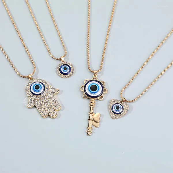 Collares colgantes Retro Hamsa Mano Fátima Corazón Collar Redondo Hip Hop Azul Demonio Ojo Mágico Hombres Mujeres Suéter Cadena Joyería