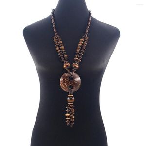 Pendentif colliers rétro Long collier bohème perlé en bois tour de cou pour les femmes à la main chaîne marron couleur pull bijoux