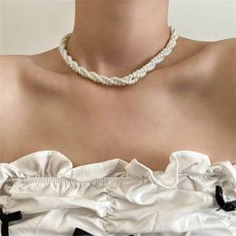 Collares colgantes Retro Collar de perlas de bobinado de múltiples capas Europeo y americano Ins Gargantilla francesa Cadena de clavícula de nicho