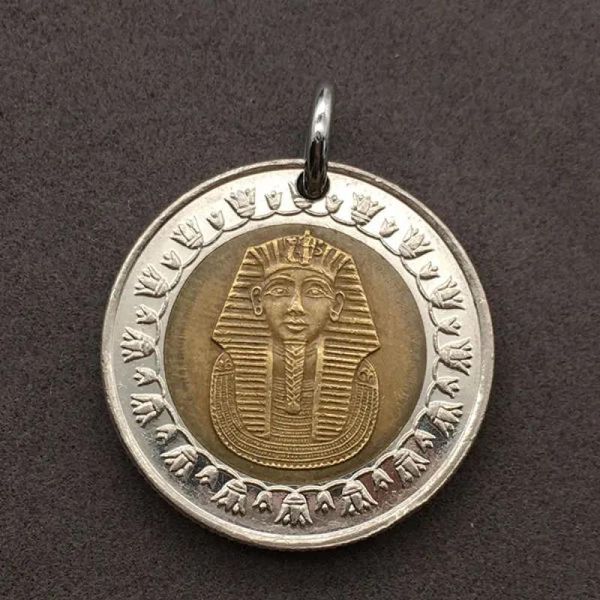 Collares pendientes Retro Punk Antiguo Egipto Faraón Tutankamón Medalla de metal Collar para hombres Encanto clásico Amuleto Joyería Colgante