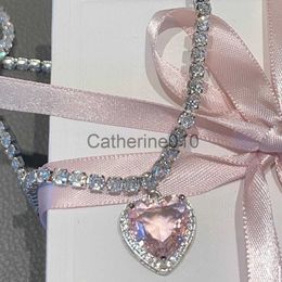 Colliers de pendentif Rhinesttione Collier de pendentif coeur rose pour femmes amateurs de la clavicule Chamer Feme