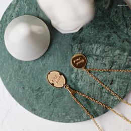 Colliers pendentifs Rhysong ne se décolore pas, collier ovale rond avec lettre de bonne chance, en acier inoxydable 316l, bijoux gothiques simples pour femmes