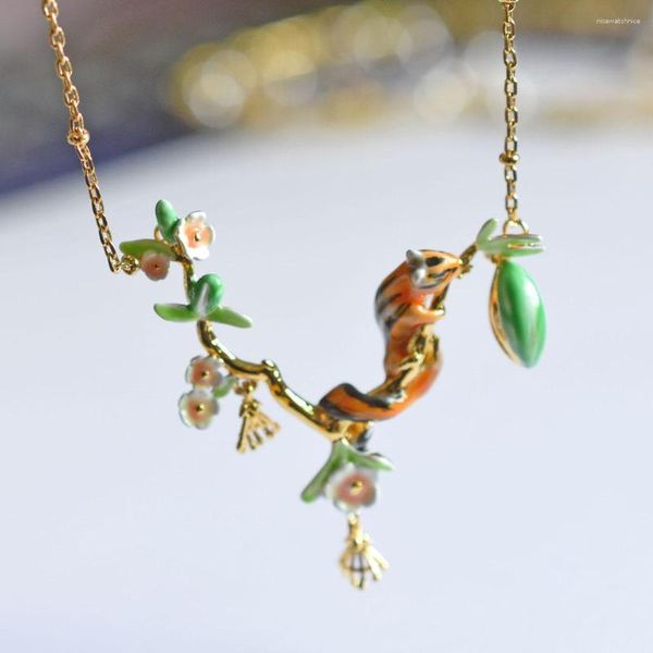 Pendentif Colliers Romantique Élégant Écureuil Fleur Collier Pour Femmes Mori Belle Animal Plante Cou Bijoux Accessoires