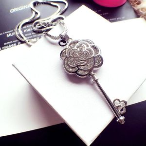 Pendentif Colliers Rose Fleur Clé Collier Pour Femmes Coréen Luxe Bijoux Collier Femellel/Collana/Colar