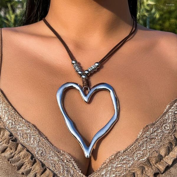 Collares colgantes Salircon Punk Metal Gran corazón en forma de clavícula Collar Vintage Cuero simple Hilo de cera Gargantilla Joyería Harajuku para mujer