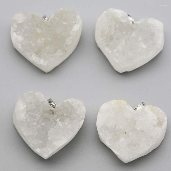 Colliers de pendentif vendant un minerai cru naturel coeur blanc cranter collier minéral guérison reiki charme accessoires de bijoux diy