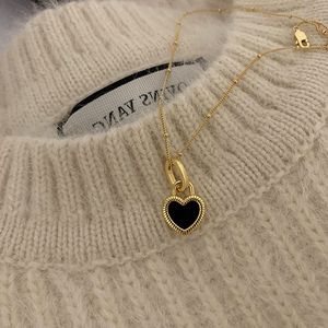 Pendentif Colliers Senior Sense Double Face Shell Love Femme Personnalité Simple Tout avec Collier de clavicule ras du cou