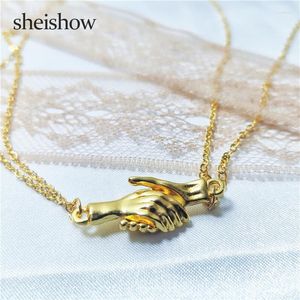 Hangende kettingen Sheishow Fashion Handshake Magnetisch Design Legering Paar ketting voor vrouwen mannen trendy sleutelbeen ketting vriendje sieraden cadeau