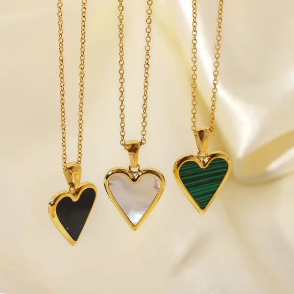 Collares colgantes Shell Corazón Collar de cadena de clavícula para mujeres Chapado en oro Concha blanca / Regalos de piedra de pavo real verde