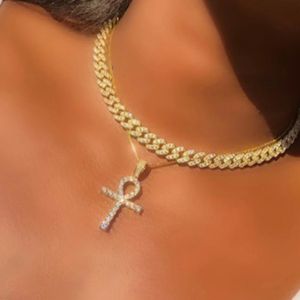 Hanger Kettingen Glanzend Kristal Kruis Voor Vrouwen Mannen Punk Miami Iced Out Cubaanse Ketting Kraag Hip Hop Sieraden 231214