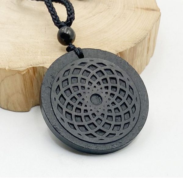 Pendentif Colliers Shungite pendentif forme ronde guérison spirituelle naturel noir cristal bijoux pendentif symbole sacré Talisman amulette collier 221115