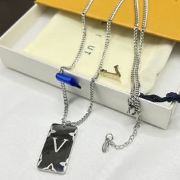 Pendentif Colliers Sier Lettre Designer Bijoux En Acier Inoxydable Boutique Haute Qualité Amour Cadeau Collier avec Marque Correcte