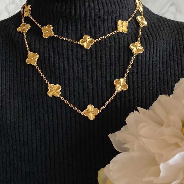 Collares colgantes plateado 18 k de oro diseñador de lujo collares colgantes de chicas para mujeres 20 flores hojas de cadena larga elegante sweater de invierno collar