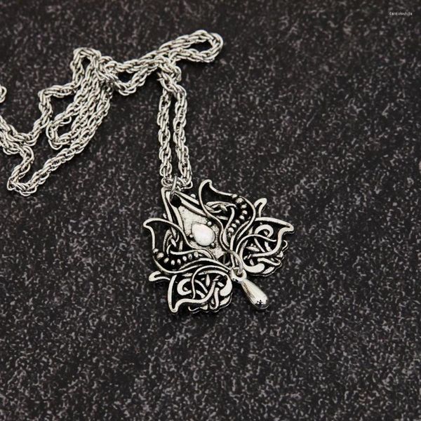 Collares colgantes Color plata Collar de flor de loto Mujeres Vintage Diseño creativo Retro Accesorios de joyería femenina
