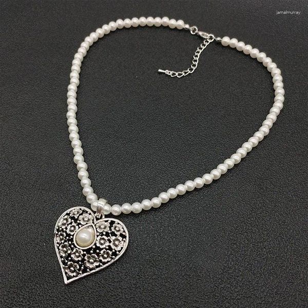 Colliers de pendentif Collier de mode Edelweiss simple pour les femmes élégants blancs de couleur de couleur de perle