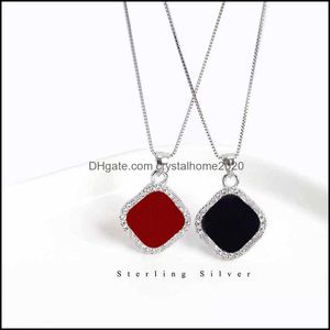 Pendentif Colliers Simple Four Leaf Clover Lucky Chain Collier Charme Rouge Noir Agate Mode Luxe Femme Tempérament Accessoires An OTCCH