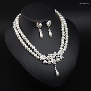 Hanger kettingen Simple Pearl Rhinestone ketting oorbel set jurk banket bruid mode -accessoires