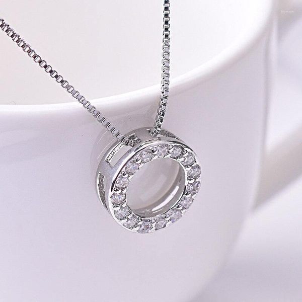 Pendentif Colliers Simple Cercle élégant complet avec collier de mode CZ pour femmes Fantaisie Cadeau d'anniversaire Tendance de mariage Bijoux d'éternité