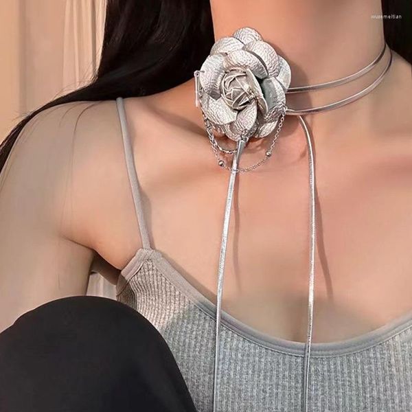 Pendentif Colliers Sliver Long Corde Chaîne Ras Du Cou Fleur Sur Le Cou Décoration Y2k Collier Pour Femmes PU Rivet Rose Bijoux Accessoires