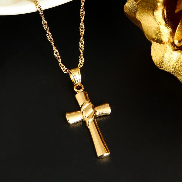 Colliers pendentif petite croix en or collier femmes fille enfants Mini pendentif à breloque couleur or rempli bijoux Crucifix ornements