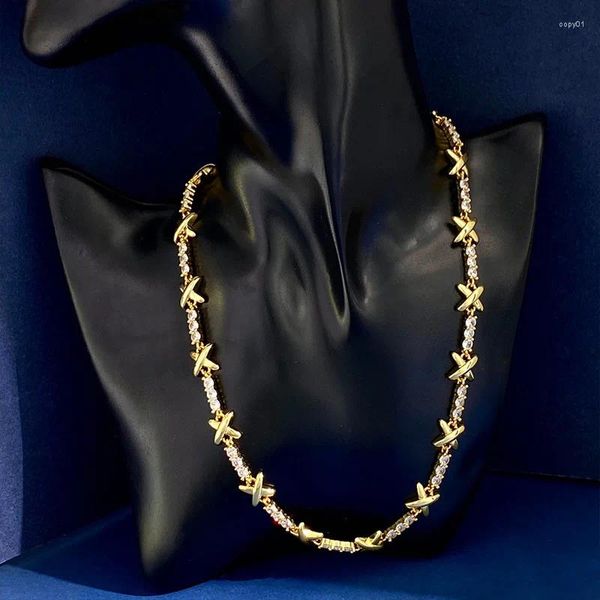 Collares colgantes Metal liso X Carácter Luz Pareja de lujo Diseño Sentido Gargantilla