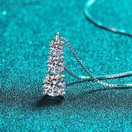Pendant Necklaces Smyoue 1.8CT femmes Sile pendentif scintillant diamant collier 3 pierre en argent Sterling 925 bijoux de luxe qualité GRA Z230707