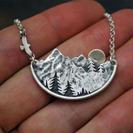 Colliers pendants Collier de montagne neige hommes femmes bijoux rétro paysage naturel arbre de soleil d'anniversaire collarpendant253p