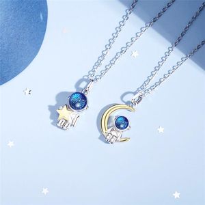 Pendentif Colliers Unique Mémoire Astronaute Espace Lune Couple Cadeau Argent Couleur Clavicule Chaîne Femme Collier SNE623Pendant