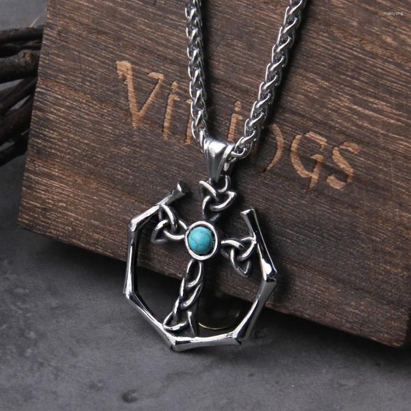 Collares colgantes Cruz celta de acero inoxidable con piedra Hombres Moda Viking Titanio Joyería Caja de madera como regalo