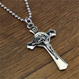 Collares pendientes crucifijo de acero inoxidable para hombres mujeres Jesucristo en la cruz collar INRI joyería religiosa cristiana colgante