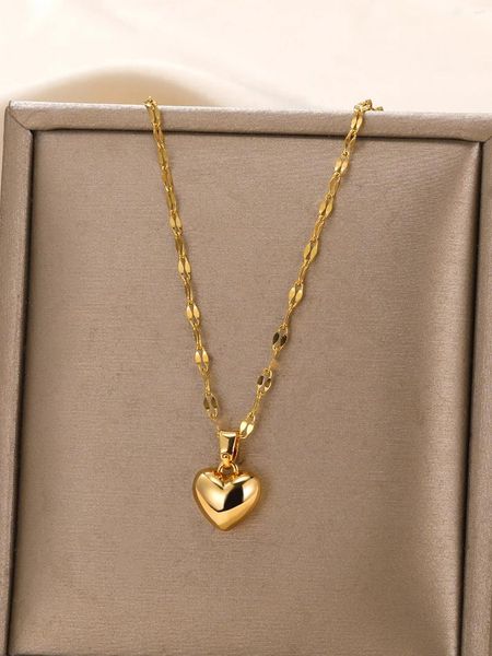 Pendentif Colliers en acier inoxydable Love Heart Collier pour femmes 2023 Chaîne à lèvres à la mode Bijoux simples