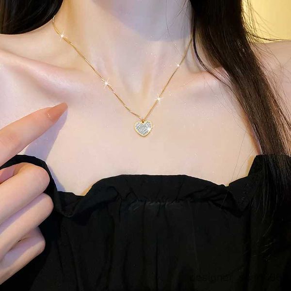 Colliers pendants en acier inoxydable micro-pavé cubique zircone coeur coeur pour femmes