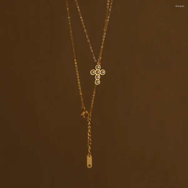 Collares colgantes Collar de cruz de perlas de acero inoxidable Exquisito Pulido Minimalista 18k Chapado en oro Joyería impermeable
