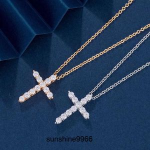 Hangende kettingen Sterling Sier Diamond Cross Pendant Creative Simple Light Niche sleutelbeen ketting