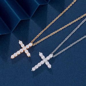 Hangertjes kettingen Sterling zilveren diamanten kruisketting Sieraden Creatief Eenvoudig Licht Luxe Niche Mode Sleutelbeenketting Cadeauwinkels 2024