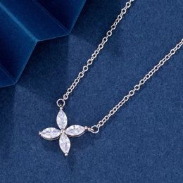 Colliers pendants Sterling Silver Women's Fover Clover Horse Eye Seiko Fashion Light Lu Luxe Niche Collier Collier de Colliers de joaille 2024