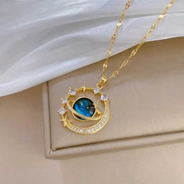 Colliers pendants élégants et charmants étoiles et lune collier micro-set classique et magnifique pendentif en acier inoxydable Q240525