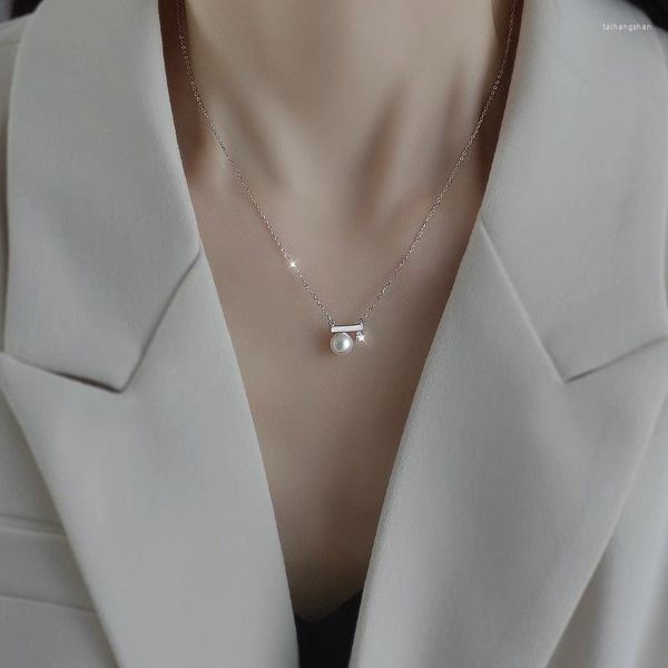 Collares colgantes Elegante Elegante Balance de madera Estilo de madera Perla artificial Collar de circón brillante Joyería básica para mujeres Cumpleaños