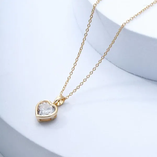 Collares colgantes Collar elegante Vida de servicio larga Forma de corazón brillante Regalo del día de San Valentín de las mujeres