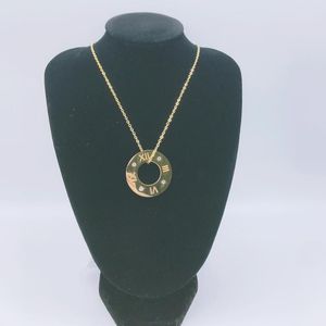 Pendentif Colliers D'été Bijoux Décor Vintage Sculpté Femmes Métal Rond Cercle Disque Coin Collier 18k Or Plaqué