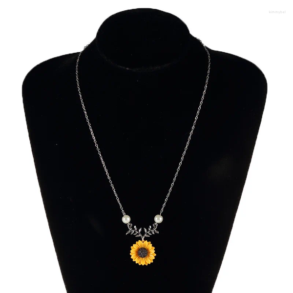 Collares colgantes Collar de girasol Mujeres Joyería dulce Moda Accesorios retro Estética Amor Regalo Amigo de lujo Cadenas de flores Romántico