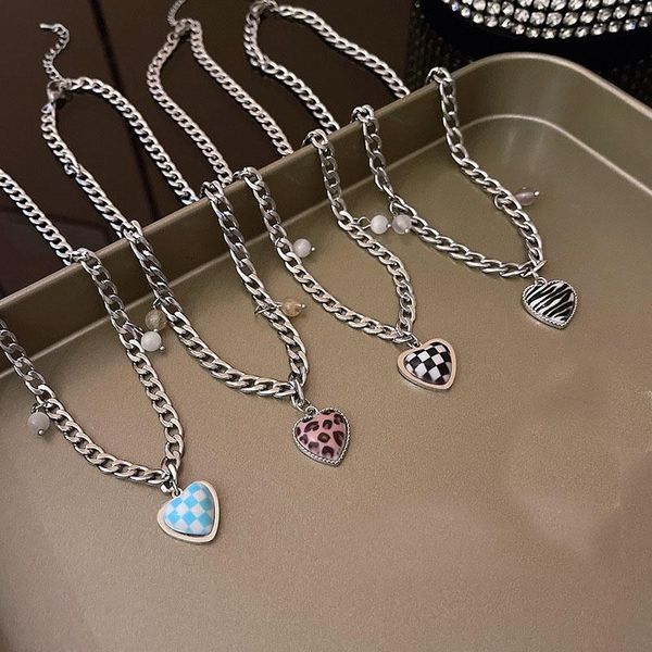 Collares colgantes dulce coreano negro blanco corazón tablero de ajedrez gargantilla pareja rejilla collar a juego 2022 tendencia para mujeres niñas joyería colgante