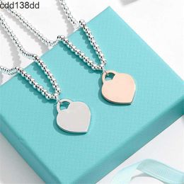 Colliers pendants t Home Precision Edition Sterling Silver Rose Rose Gold Heart en forme de perles argentées Collier de perles avec un sens de conception de haut niveau pour le petit