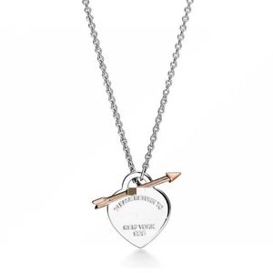 Colliers pendentifs t Collier de cœur de haute qualité de haute qualité avec une flèche à travers la chaîne épaisse personnalisée bijoux fine Q240507